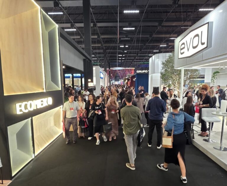 Ecomex mais um ano na Expo Revestir